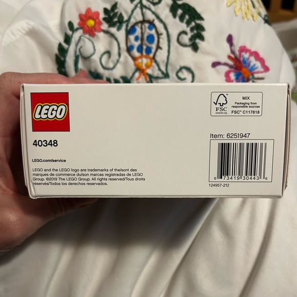 New, retired LEGO BrickHeadz Birthday Clown Building Set 40348 - Picture 6 of 9